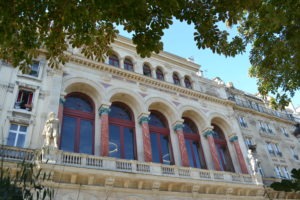 Facade-Theatre